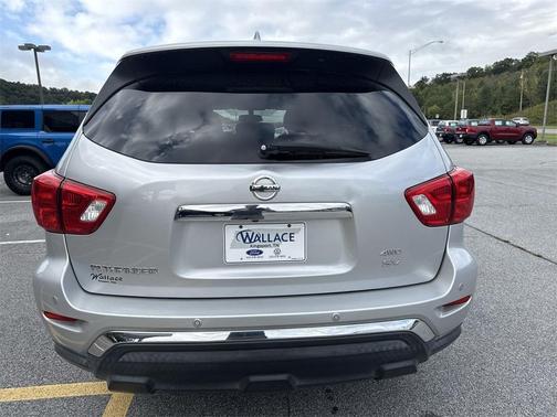 2020 Nissan Pathfinder SV