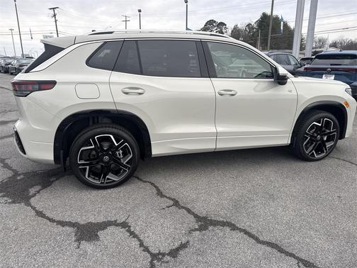 2026 Volkswagen Tiguan 2.0T SEL R-Line