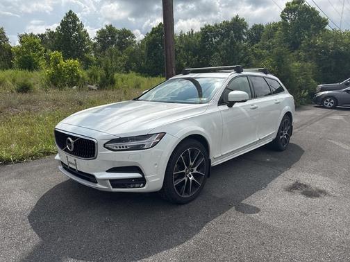 2018 Volvo V90 Cross Country T6
