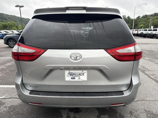 2019 Toyota Sienna L