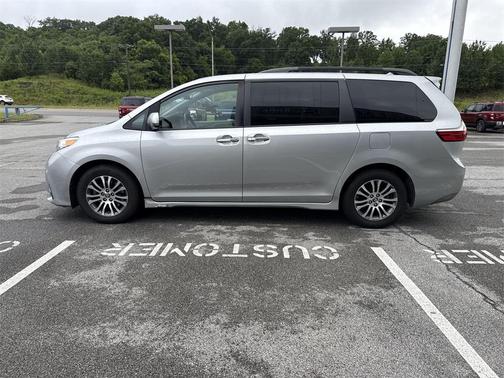 2019 Toyota Sienna L