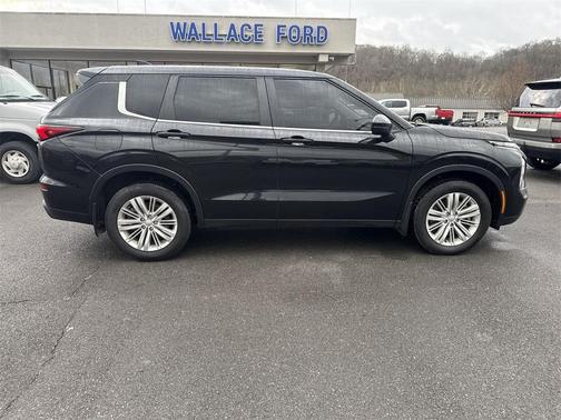 2023 Mitsubishi Outlander ES