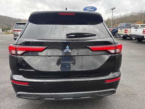 2023 Mitsubishi Outlander ES