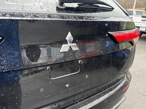 2023 Mitsubishi Outlander ES