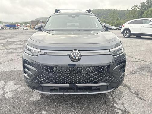 2025 Volkswagen Tiguan 2.0T SE R-Line Black