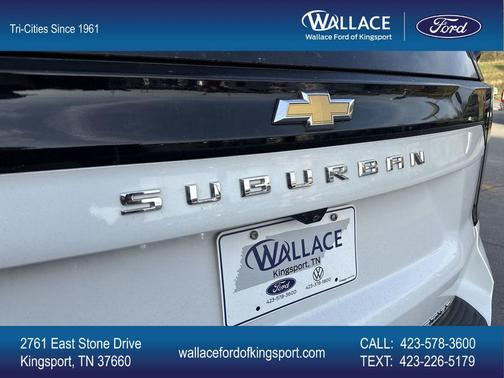 Iridescent Pearl Tricoat 2025 Chevrolet Suburban Premier