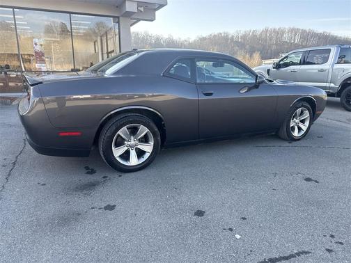 2021 Dodge Challenger SXT