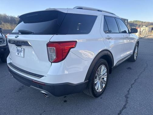 Star White 2022 Ford Explorer Limited
