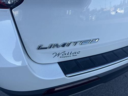 Star White 2022 Ford Explorer Limited