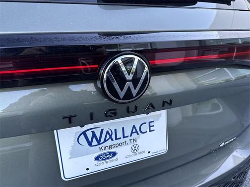 2025 Volkswagen Tiguan 2.0T SE R-Line Black