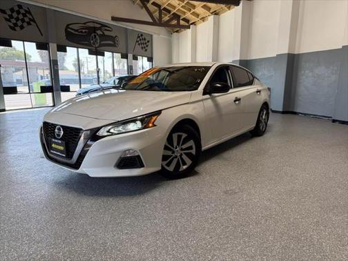 2021 Nissan Altima SR VC-Turbo FWD