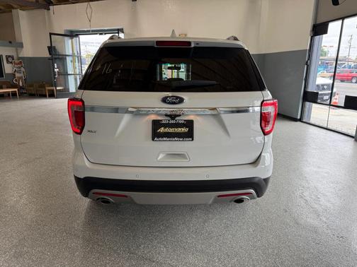 White 2017 Ford Explorer sport