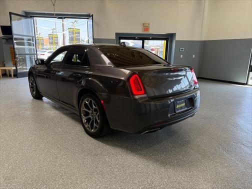 2018 Chrysler 300 Touring