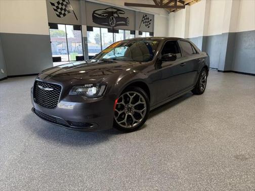 2018 Chrysler 300 Touring
