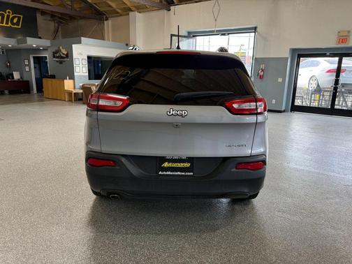 2017 Jeep Cherokee Sport