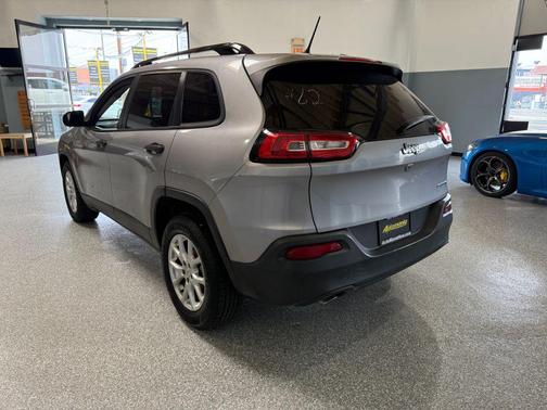 2017 Jeep Cherokee Sport