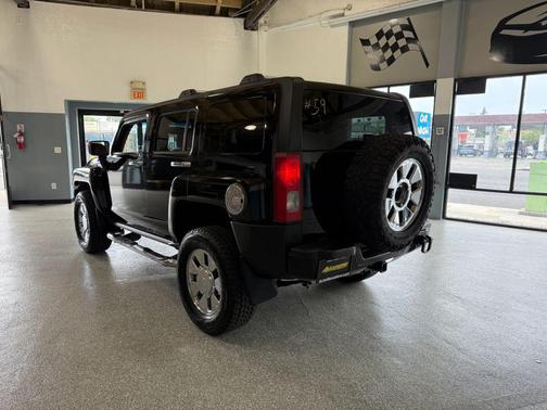 2009 Hummer H3 Base
