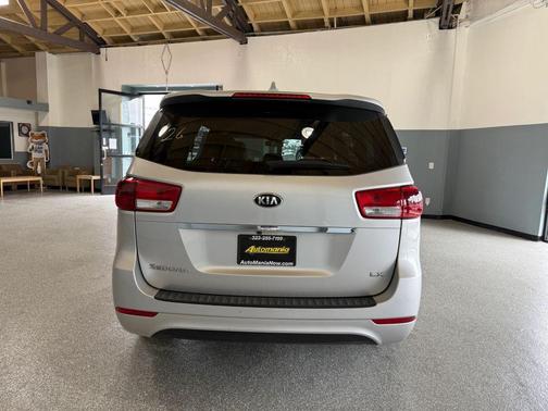 2017 Kia Sedona LX