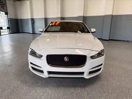 2017 Jaguar XE 25t Prestige