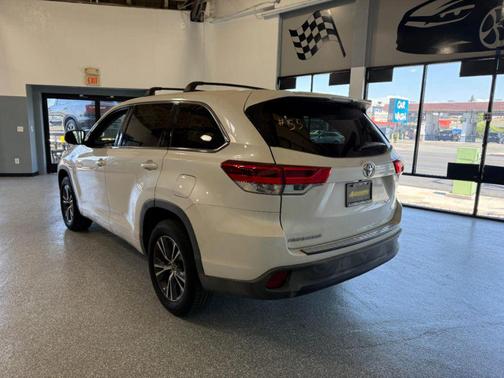 2018 Toyota Highlander LE I4