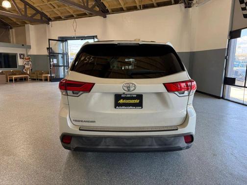 2018 Toyota Highlander LE I4