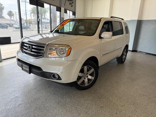 White 2013 Honda Pilot Touring