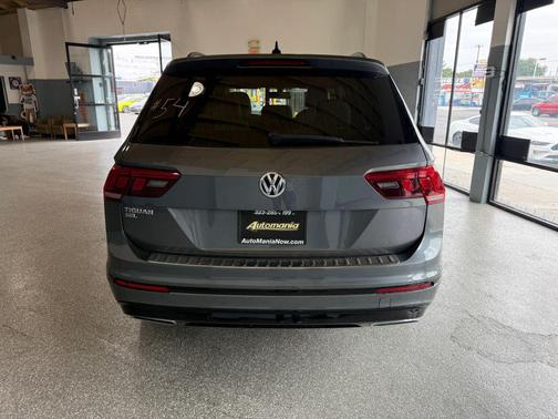 Platinum Gray Metallic 2019 Volkswagen Tiguan 2.0T SEL R-Line Black