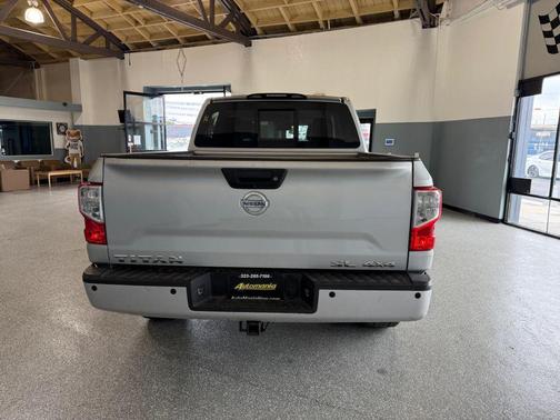 2017 Nissan Titan SL