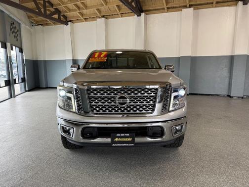 2017 Nissan Titan SL