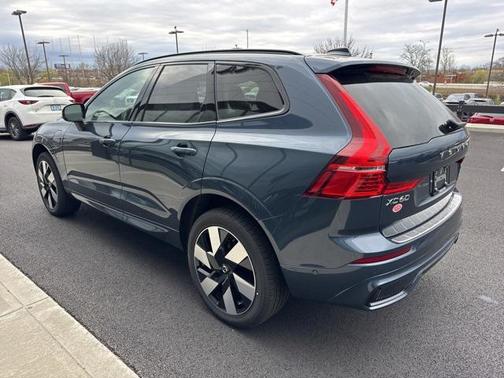 2025 Volvo XC60 Plug-In Hybrid T8 Plus
