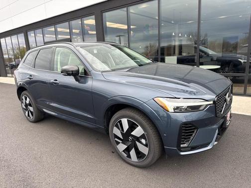 2025 Volvo XC60 Plug-In Hybrid T8 Plus
