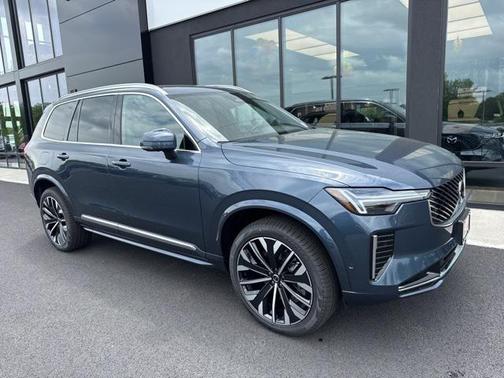 2025 Volvo XC90 B5 Plus 7-Seater