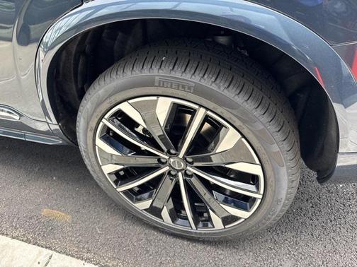 2025 Volvo XC90 B5 Plus 7-Seater
