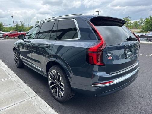 2025 Volvo XC90 B5 Plus 7-Seater