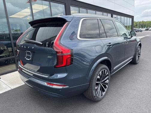 2025 Volvo XC90 B5 Plus 7-Seater