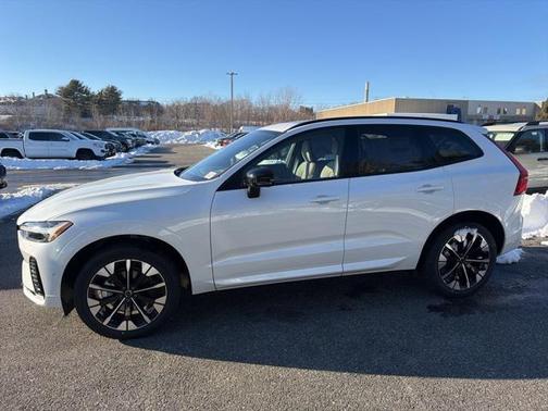 2026 Volvo XC60 B5 Plus