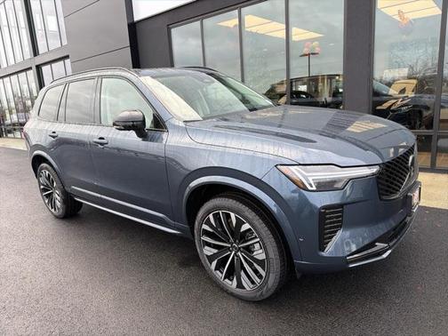 2026 Volvo XC90 B6 Ultra Dark Theme 7-Seater