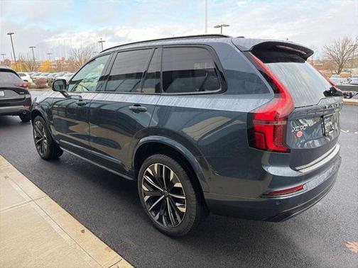 2026 Volvo XC90 B6 Ultra Dark Theme 7-Seater