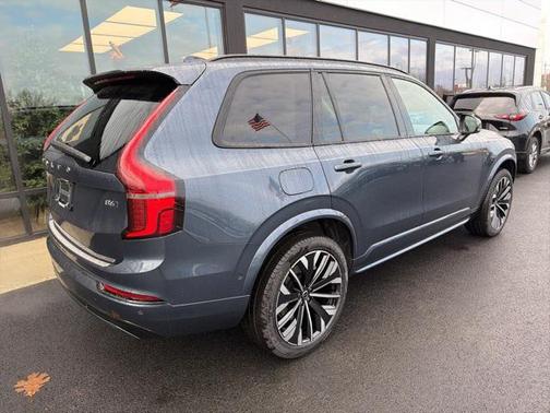 2026 Volvo XC90 B6 Ultra Dark Theme 7-Seater