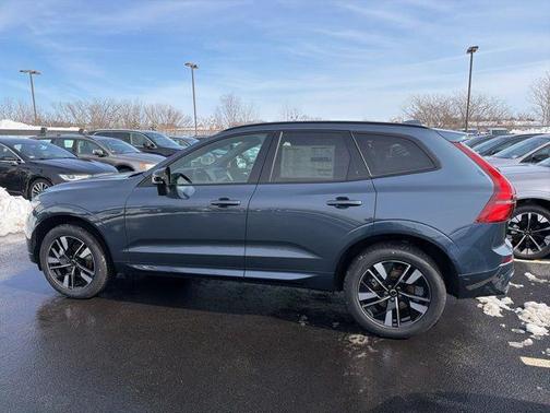 2026 Volvo XC60 B5 Core