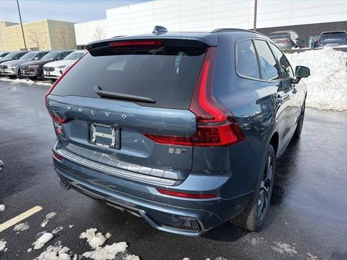 2026 Volvo XC60 B5 Core