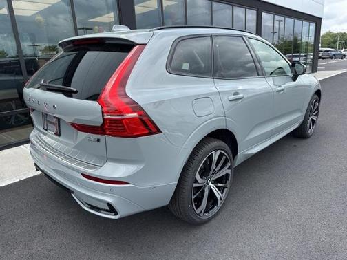 2025 Volvo XC60 B5 Ultra