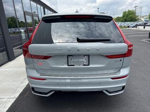 2025 Volvo XC60 B5 Ultra