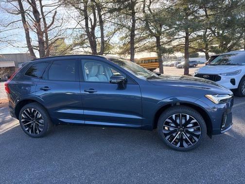 2026 Volvo XC60 B5 Ultra