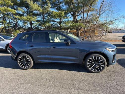 2026 Volvo XC60 B5 Ultra