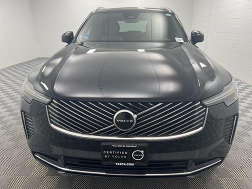 2025 Volvo XC90 B5 Core