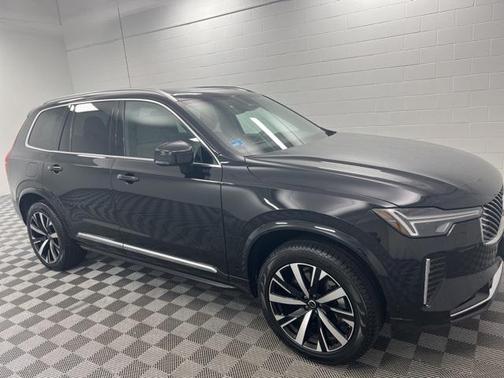 2025 Volvo XC90 B5 Core