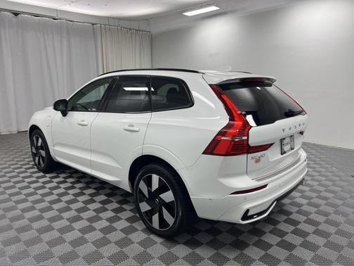 2025 Volvo XC60 Plug-In Hybrid T8 Plus