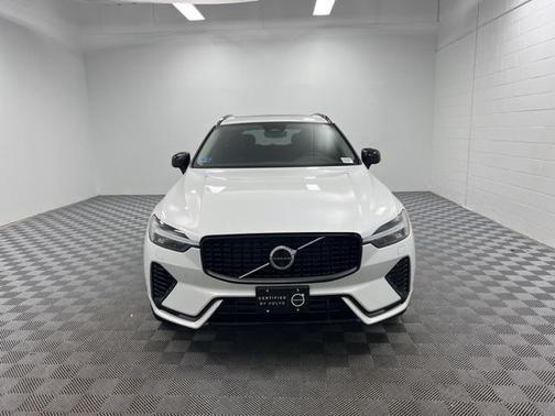 2025 Volvo XC60 Plug-In Hybrid T8 Plus