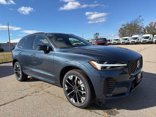 2026 Volvo XC60 B5 Plus